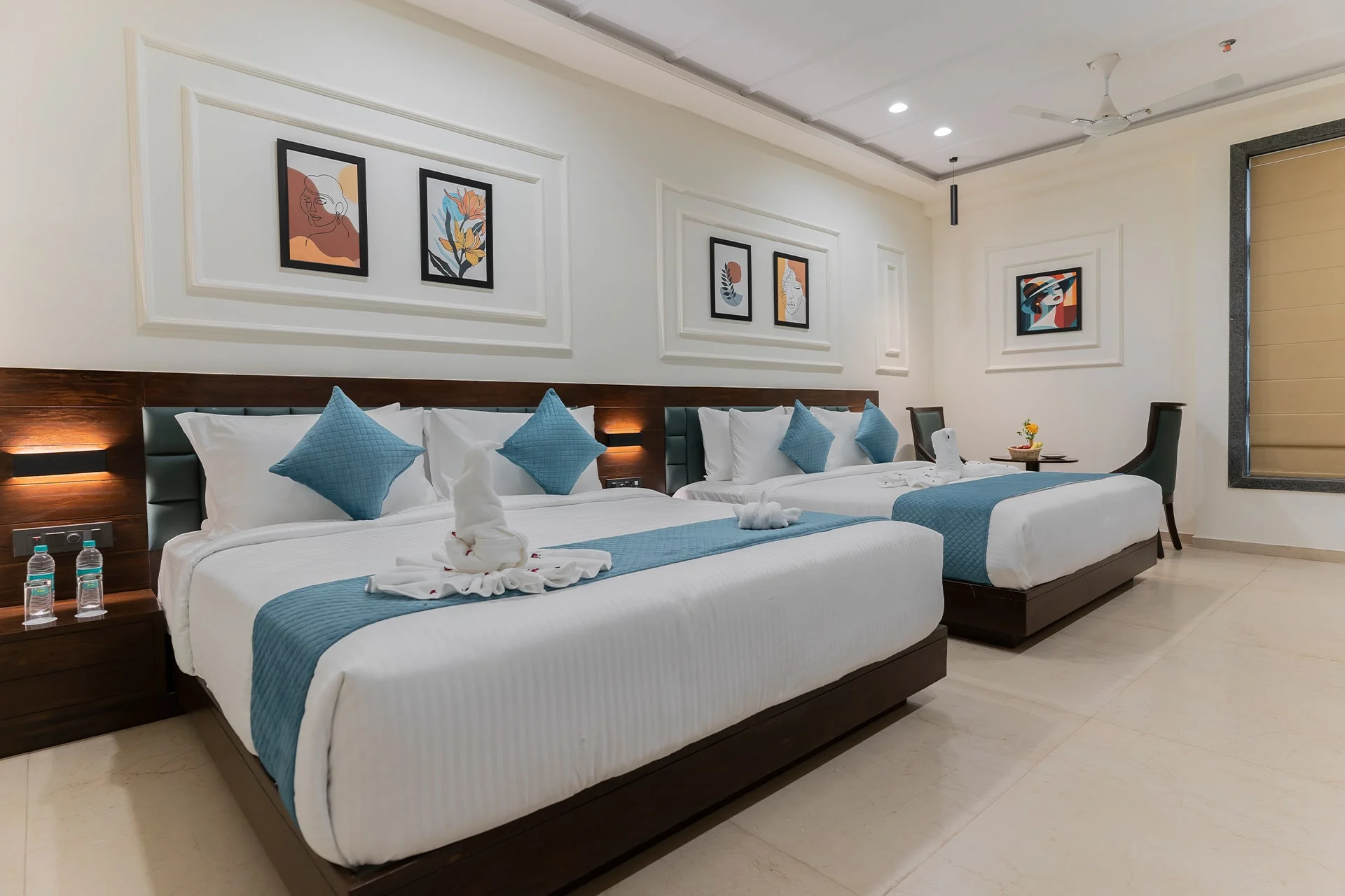 hotel in udaipur near lake